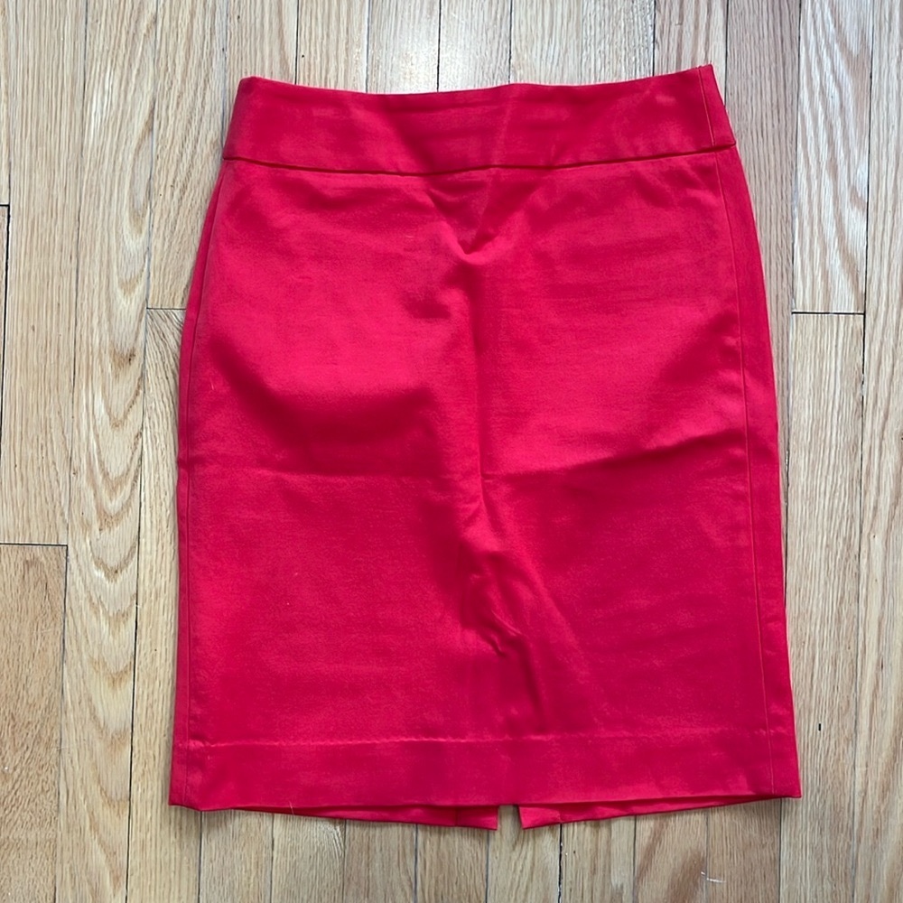 EUC Banana Republic Ponte Pencil Skirt in Orange/Red, size Small